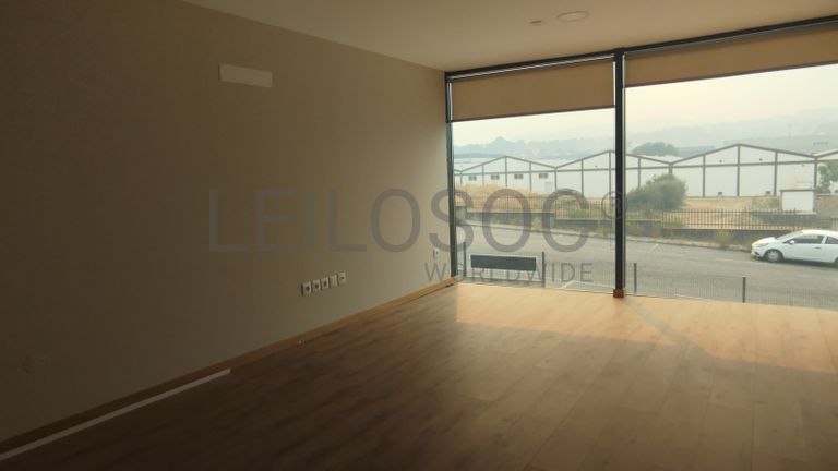 Estabelecimento Comercial com Recheio · Tortosendo, Covilhã