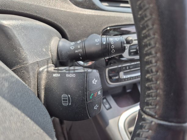 Renault Grand Scénic · Ano 2013