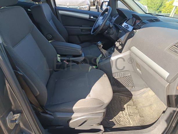 Opel Zafira · Ano 2011