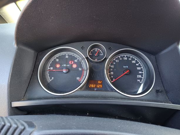 Opel Zafira · Ano 2011