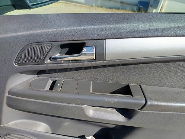 Opel Zafira · Ano 2011