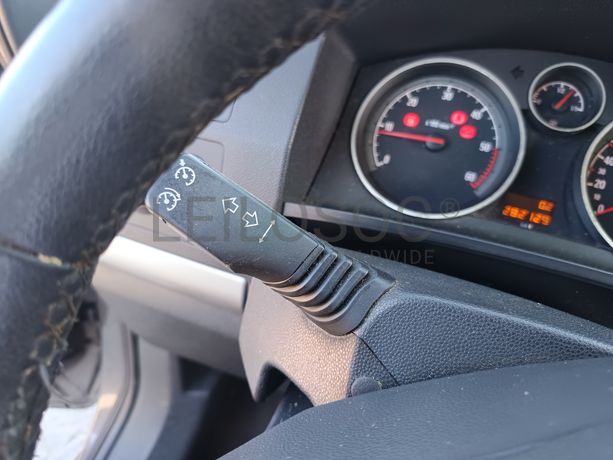 Opel Zafira · Ano 2011