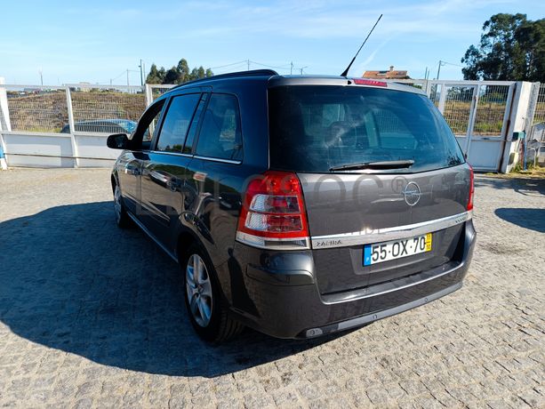 Opel Zafira · Ano 2011