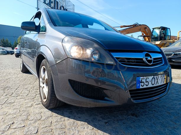 Opel Zafira · Ano 2011