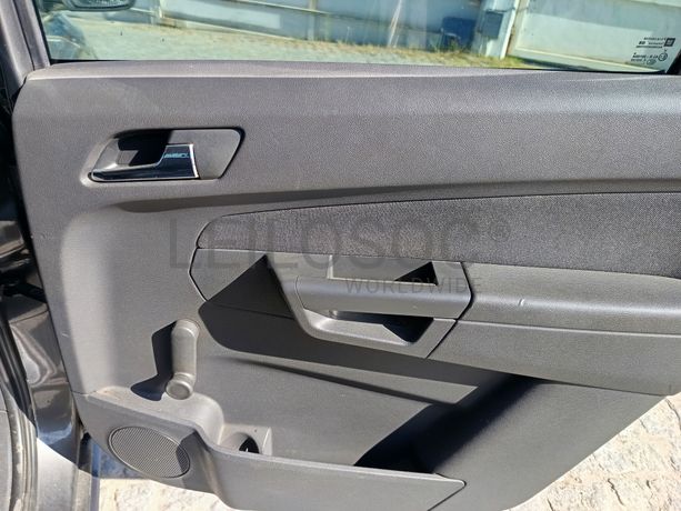 Opel Zafira · Ano 2011