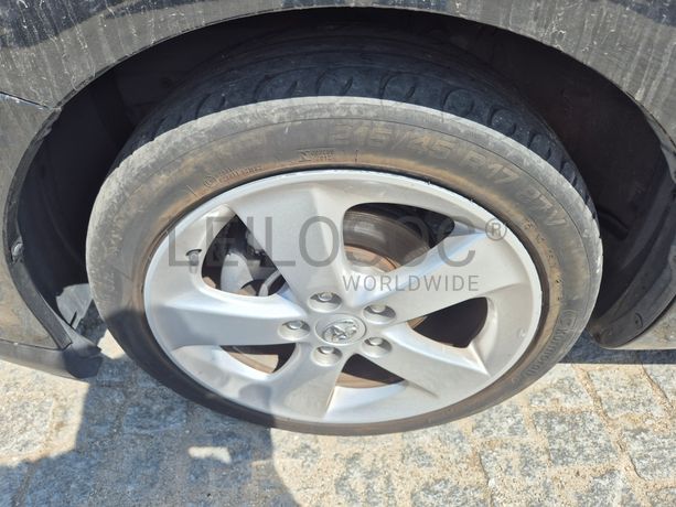Toyota Auris · Ano 2012