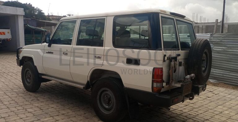 Toyota Landa Cruiser - 2,70m