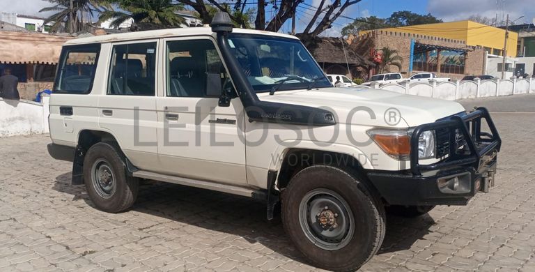 Toyota Landa Cruiser - 2,70m