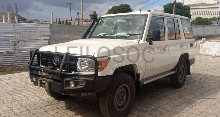 Toyota Landa Cruiser - 2,70m