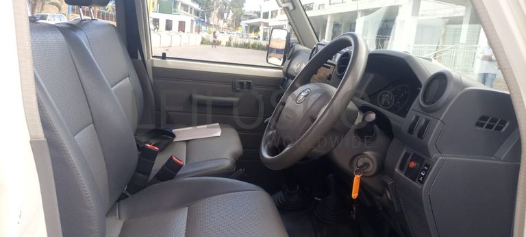Toyota Landa Cruiser - 2,70m