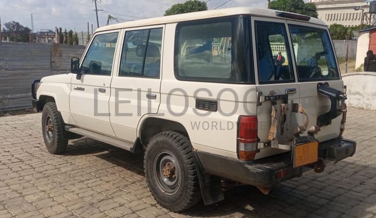 Toyota Land Cruiser - 2,70m