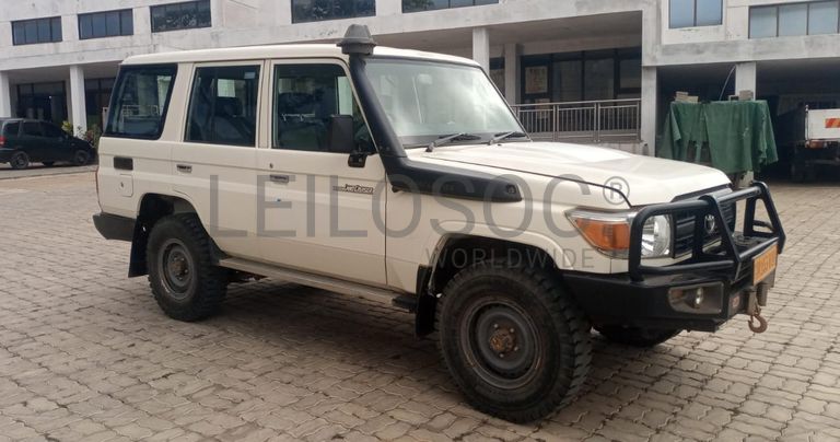 Toyota Land Cruiser - 2,70m