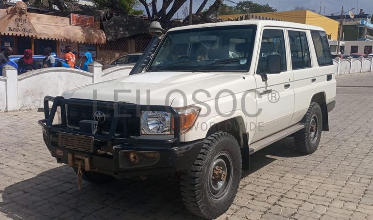 Toyota Land Cruiser - 2,70m