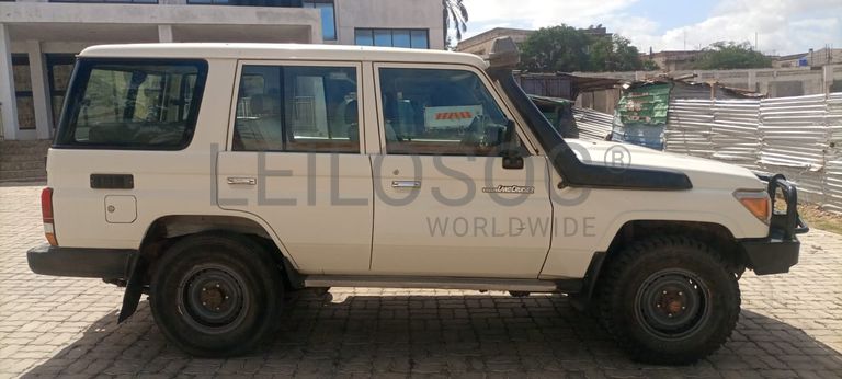Toyota Land Cruiser - 2,70m