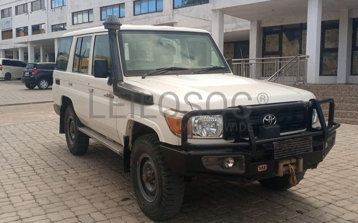 Toyota Land Cruiser - 2,70m