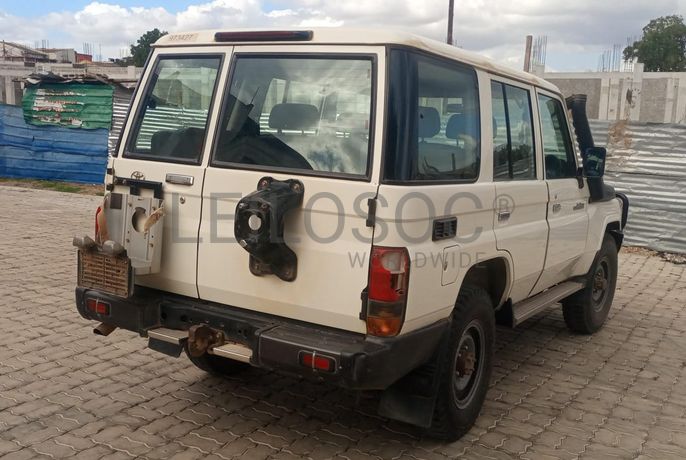Toyota Land Cruiser - 2,70m