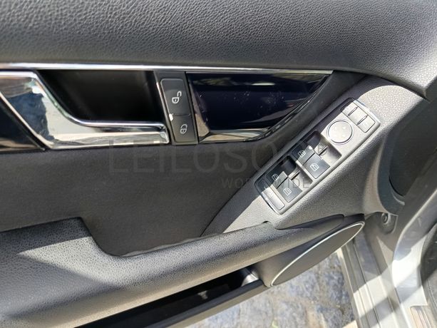 Mercedes-Benz C220 · Ano 2008