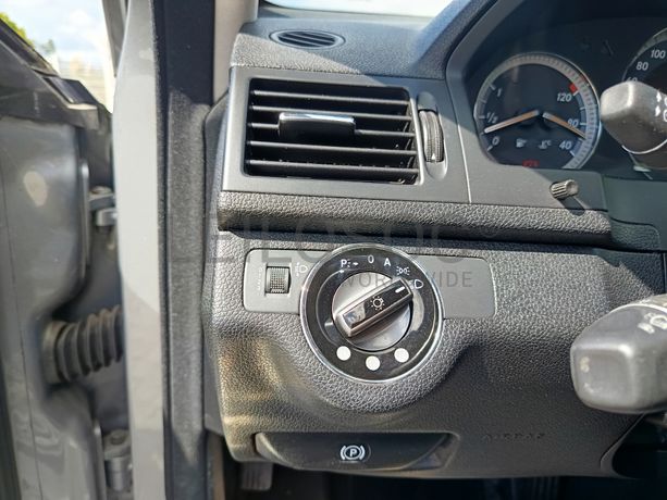 Mercedes-Benz C220 · Ano 2008