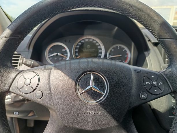 Mercedes-Benz C220 · Ano 2008