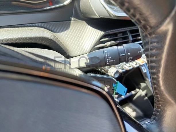 Peugeot 2008 · Ano 2020