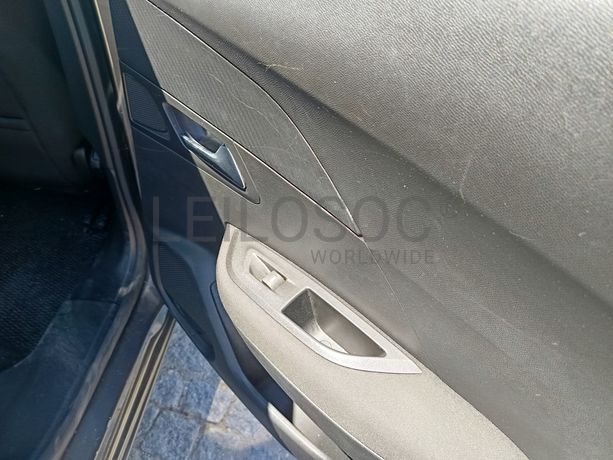 Peugeot 2008 · Ano 2020