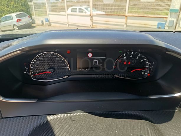 Peugeot 2008 · Ano 2020