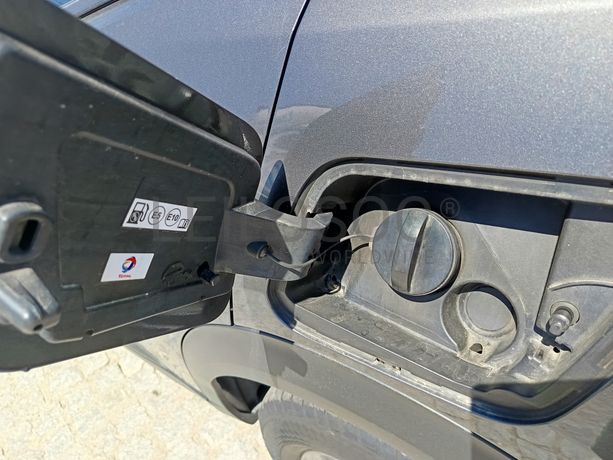 Peugeot 2008 · Ano 2020