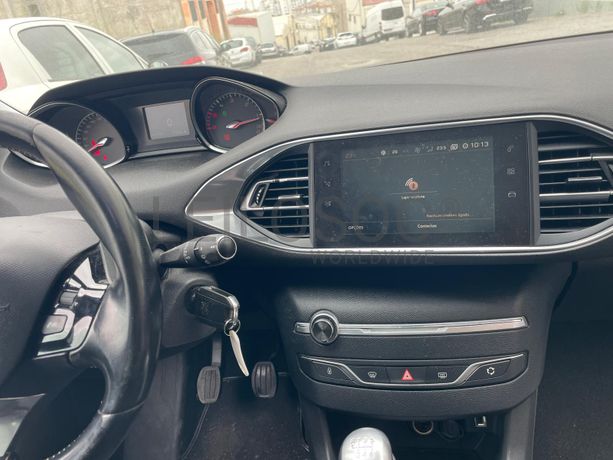 Peugeot 308 · Ano 2017