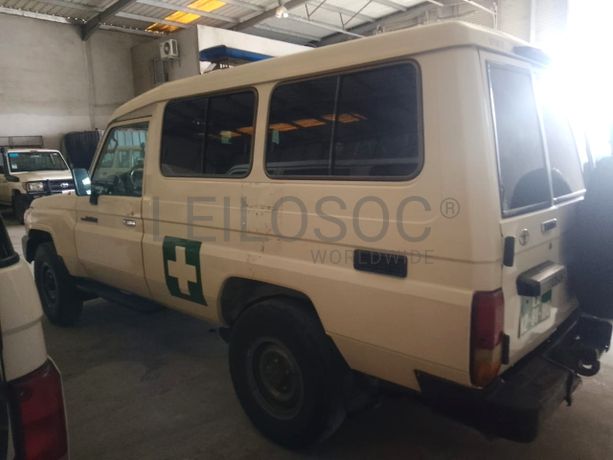 TOYOTA	LAND CRUISER