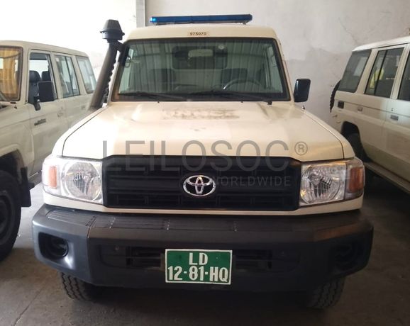 TOYOTA	LAND CRUISER