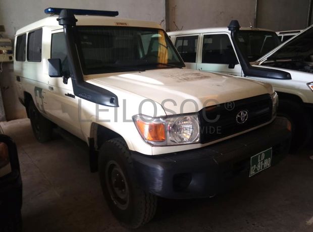 TOYOTA	LAND CRUISER