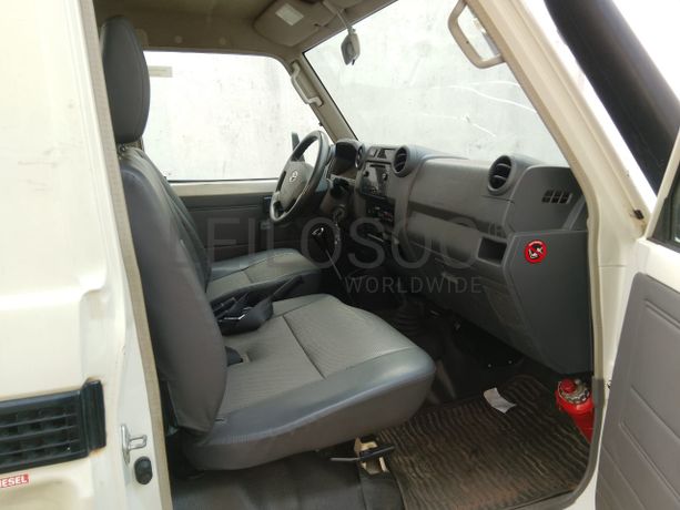 TOYOTA	LC PICK-UP