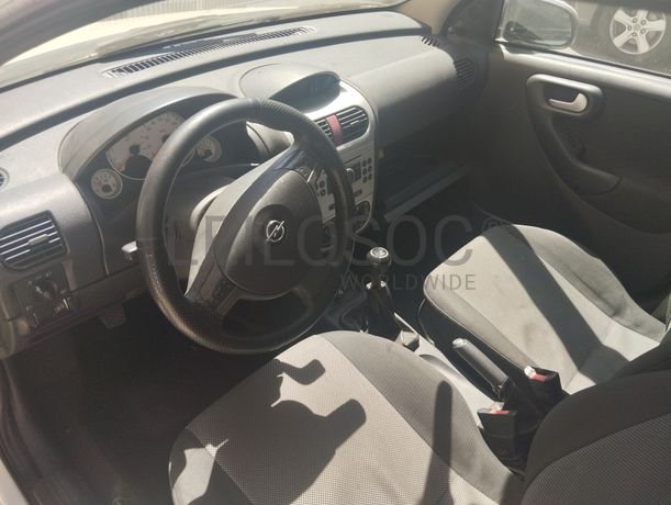 Opel Corsa 1.3 CDT · Ano 2006