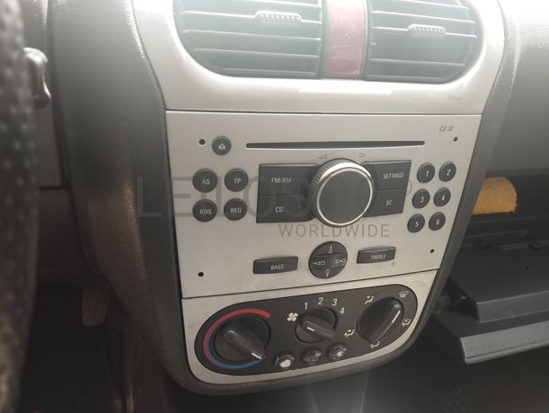 Opel Corsa 1.3 CDT · Ano 2006