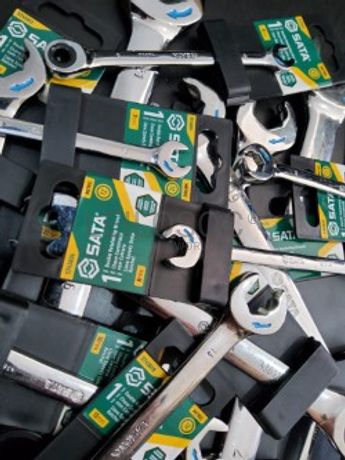 CONJUNTO DE 14 CHAVES COM ROQUETE NA BOCA E NA LUNETA