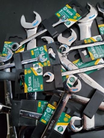 CONJUNTO DE 14 CHAVES COM ROQUETE NA BOCA E NA LUNETA