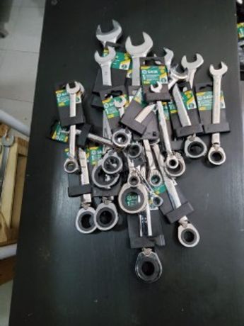 CONJUNTO DE 17 CHAVES REVERSÍVEIS COMBINADAS BOCA / LUNETA C/ ROQUETE