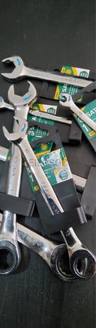 CONJUNTO DE 5 CHAVES COM ROQUETE NA BOCA E NA LUNETA