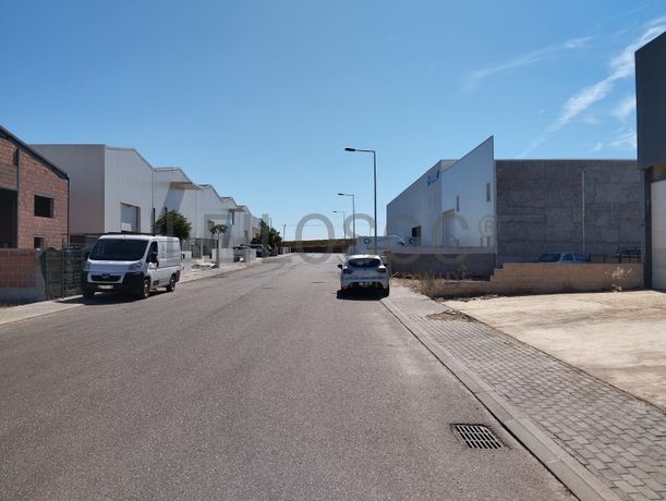 Terreno com Benfeitoria · Redondo, Évora