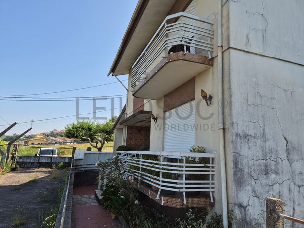 Moradia V4 · Vila de Cucujães, Oliveira de Azeméis