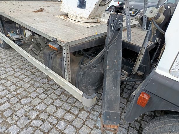 Nissan Cabstar Com Plataforma Elevatória · Ano 2007