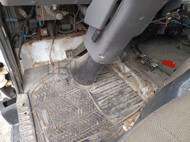 Nissan Cabstar Com Plataforma Elevatória · Ano 2007
