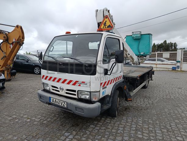Nissan Cabstar Com Plataforma Elevatória · Ano 2007