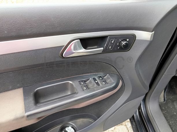 Volkswagen Touran · 7 Lugares · Ano 2007
