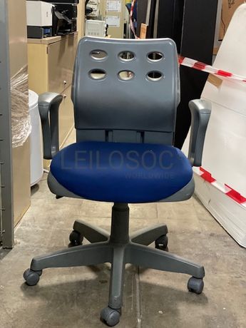 Equipamentos de escritório e outros + Equipamentos de informáticos