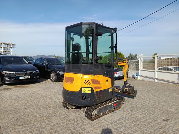 Mini Giratória Infront YFE16 · Ano 2022