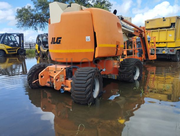 Plataforma Elevatória - JLG/450AJ