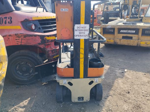 Plataforma elevatória - JLG/1230 ES