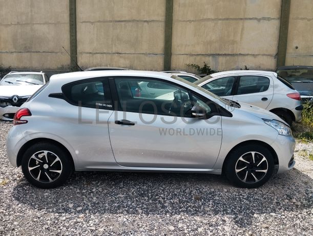 Peugeot 208 · Ano 2018