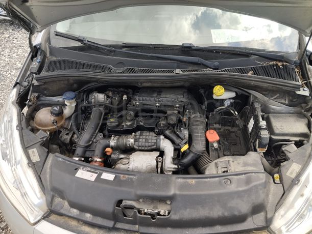 Peugeot 208 · Ano 2018
